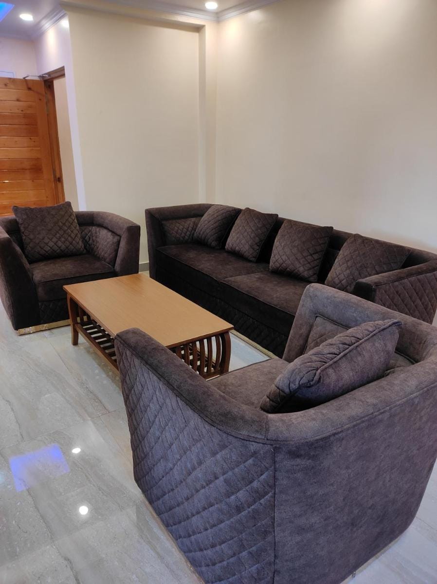 Superb Three Bedroom Apartment.  Apartment in Shimla
