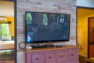 Verryn Khao Kho | บ้านพักหลังใหญ่สำหรับ 8 ท่าน ข้ามถนนถึงวัดผาซ่อนแก้ว Vacation rental in Laos