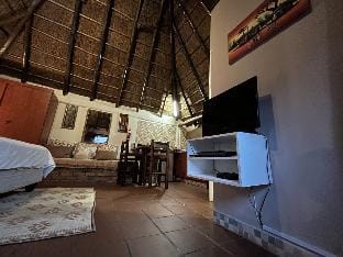 Home away from home, Ubuntu's Guesthouse Vacation rental in Pretoria