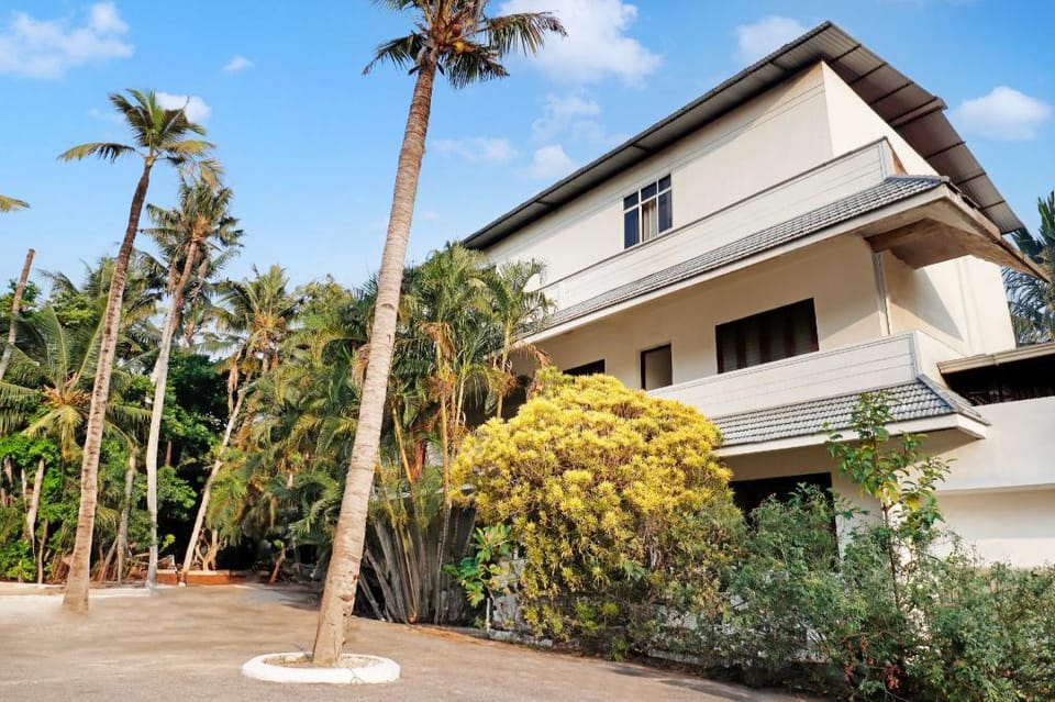 Super Hotel O Kazhakoottam Near AL SAJ Convention Centre Hotel in Thiruvananthapuram