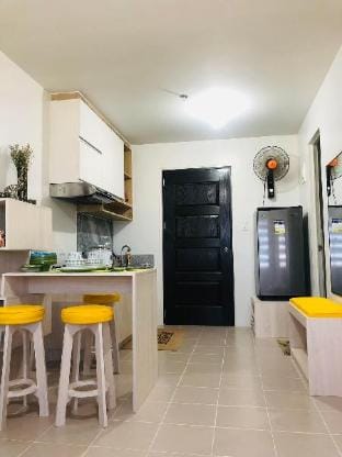 Vera’s Cozy Condo- Plumera Mactan Apartment in Lapu-Lapu City
