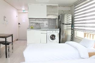 Cozy flat nearby Metro and E-Mart for 3 to 4 guest Apartment in Seoul