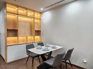 Căn hộ tiên nghi 3 phòng ngủ tại The Matrix One Apartment in Laos