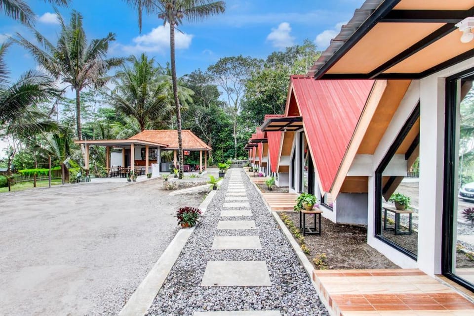 Capital O 93882 The Pondok Palma Villa & Resto Hotel in Special Region of Yogyakarta