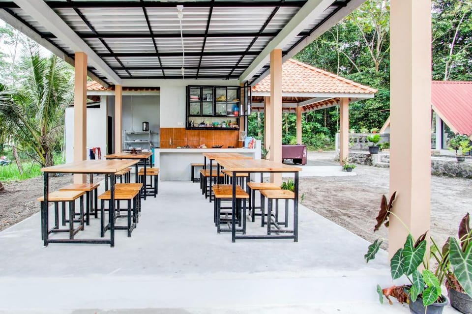 Capital O 93882 The Pondok Palma Villa & Resto Hotel in Special Region of Yogyakarta