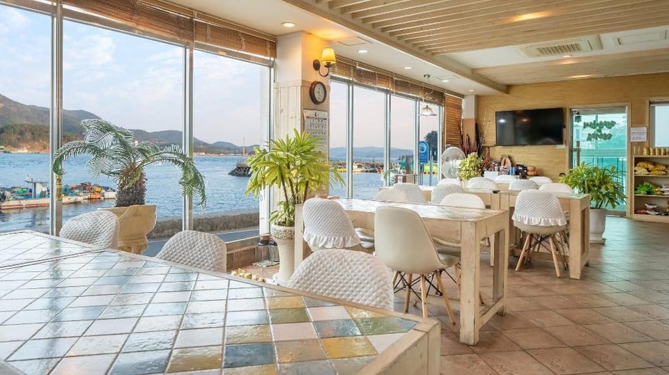 tongyeong haegando pension Vacation rental in South Korea
