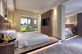 Guilin Yangshuo Riverside Villa with Direct River View Villa in China