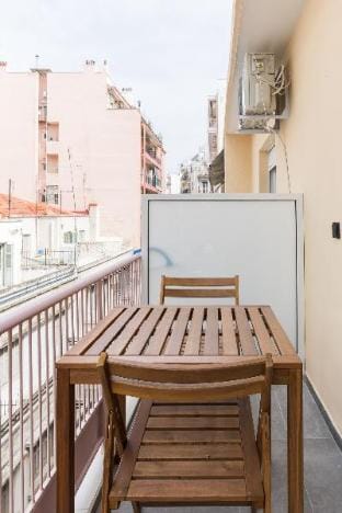 Paloma by halu!: 1-BD apartment, street view Vacation rental in Thessaloniki