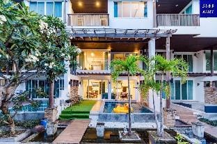 Poolvilla for 15 Persons | 80 m. Walk to The Beach Villa in Thailand