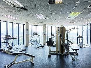 Amcorp Suite B/1-4pax/LRT/PJ/Pool & Gym/YSW Homes Apartment in Petaling Jaya