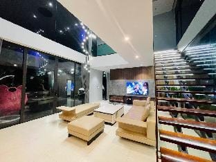 HKG - Avengers Mansion Vacation rental in Laos