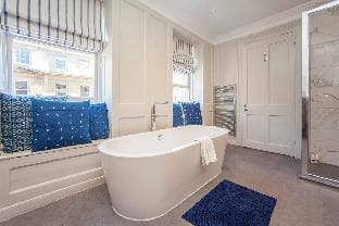 Elegant Georgian Maisonette - Central Bath Apartment in Bath