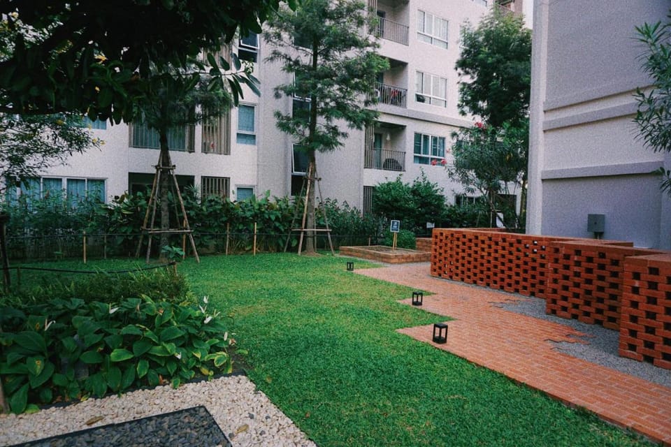 Cozy Room Gym Pool View Walk to Central Festival Apartment in Chiang Mai