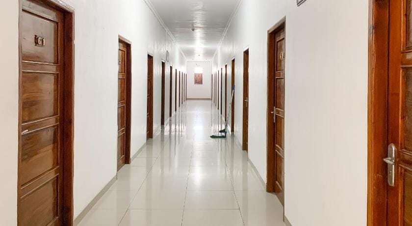 Penginapan Losmen Ayu Pamanukan RedPartner Hotel in West Java