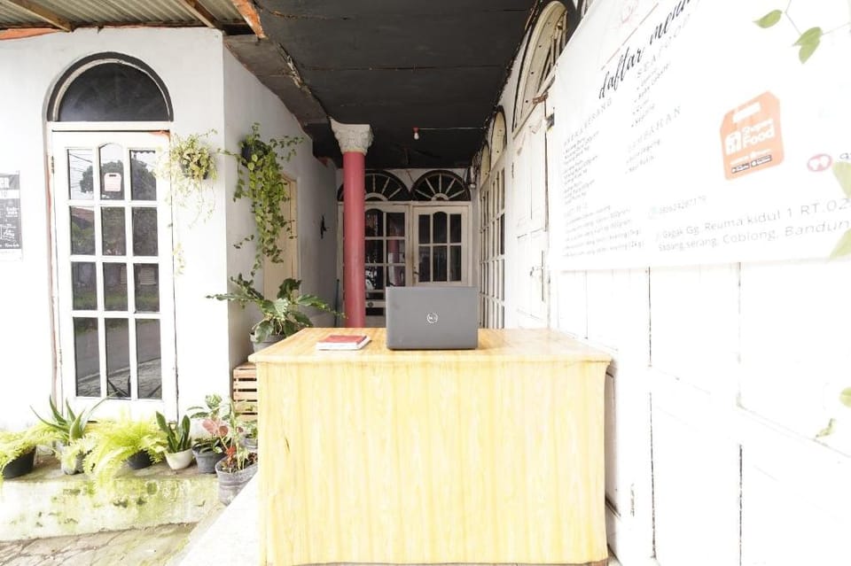 Hotel O Blio Guest House Syariah Hotel in Parongpong