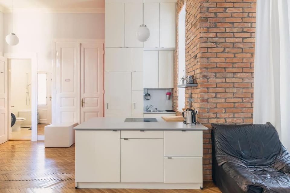Stylish,Large & Bright Loft in City Center by NW Apartment in Budapest