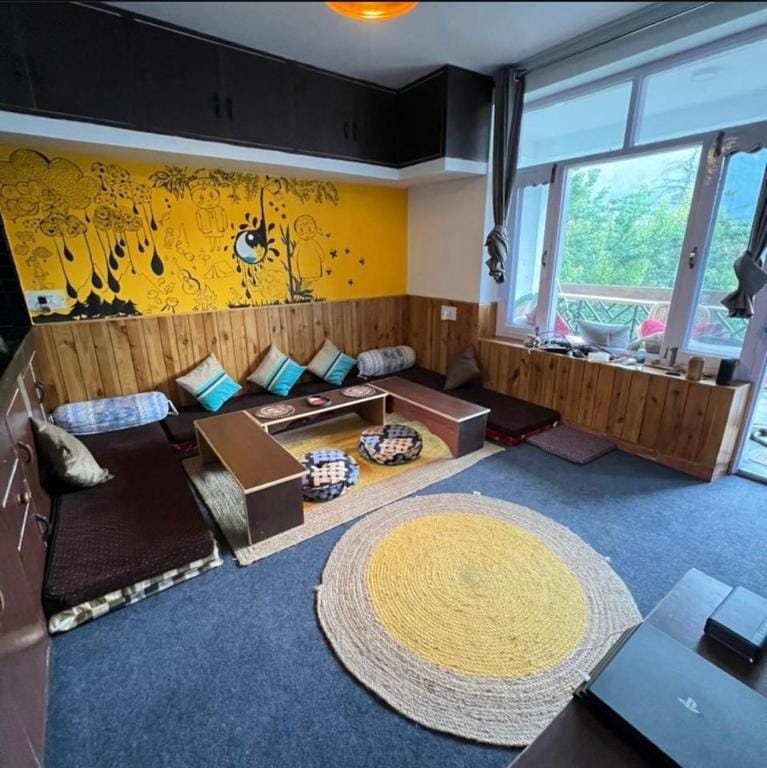 La Hostelgia manali Hotel in Manali