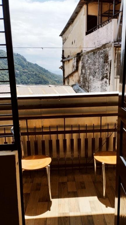 Goroomgo Naina Homestay Mussoorie Vacation rental in Uttarakhand