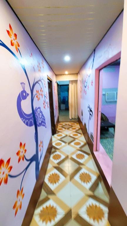 Goroomgo Rainbow Residency Varanasi - Walking distance from Ganga Arti Assi Ghat Hotel in Varanasi