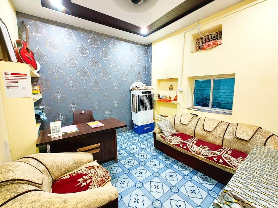 Goroomgo Rainbow Residency Varanasi - Walking distance from Ganga Arti Assi Ghat Hotel in Varanasi