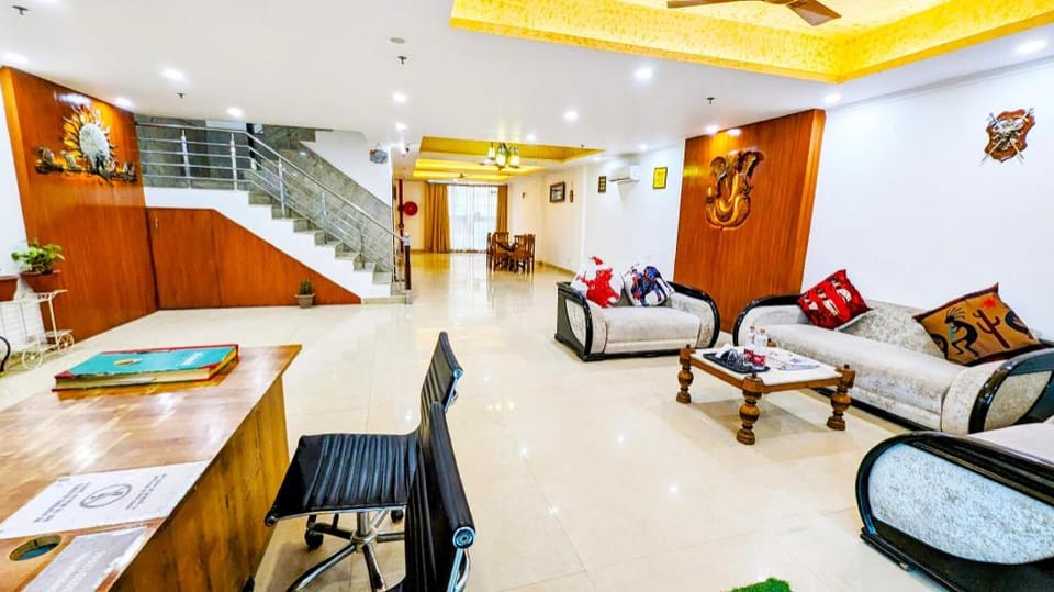 Hotel Moon Taj Near Yashobhoomi Convention Centre Hotel in Delhi