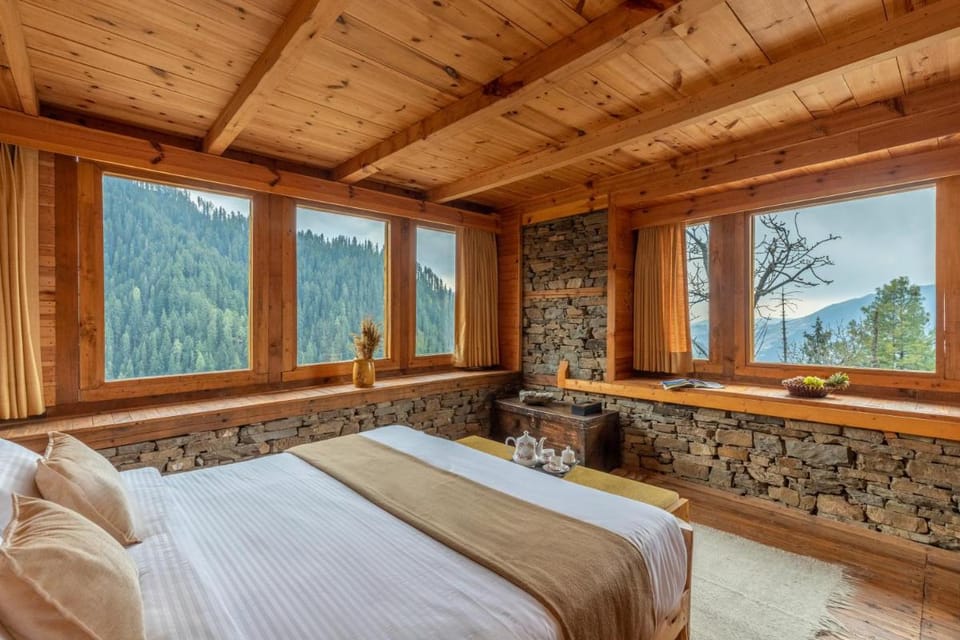 ELIVAAS 3 BHK Cottage with Garden & Sauna - Silvana Villa in Himachal Pradesh