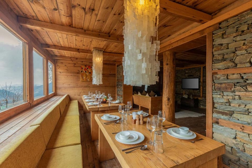 ELIVAAS 3 BHK Cottage with Garden & Sauna - Silvana Villa in Himachal Pradesh