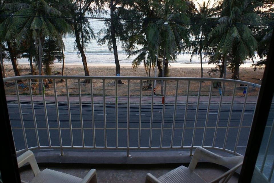 Sammy Seaview Beach Front Apartment Maerumphueng Vacation rental in Chon Buri Changwat