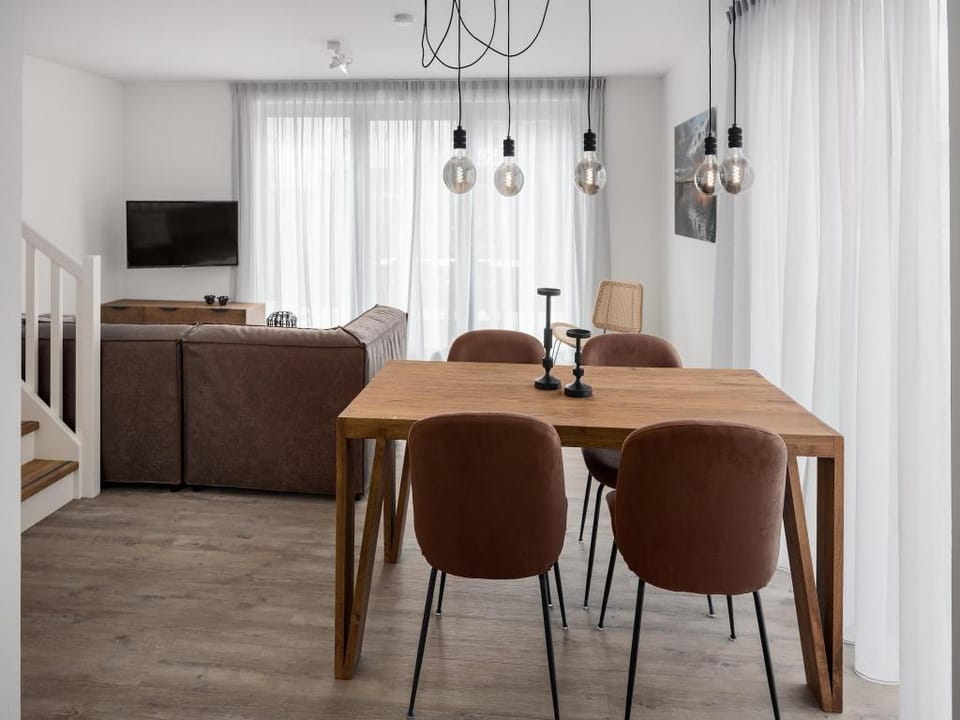 Villa by Lake Veere with Modern Amenities Villa in Wolphaartsdijk