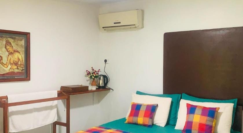 Lake Front Cottage- Sigiriya Farm Stay in Dambulla