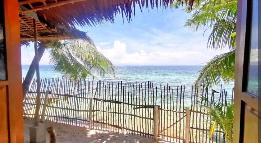SeaEsta Beach House Country House in Central Visayas
