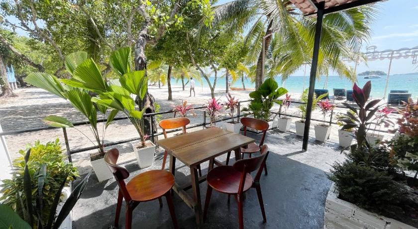 Koh Rong Beach Hostel and Bungalows Hostel in Sihanoukville