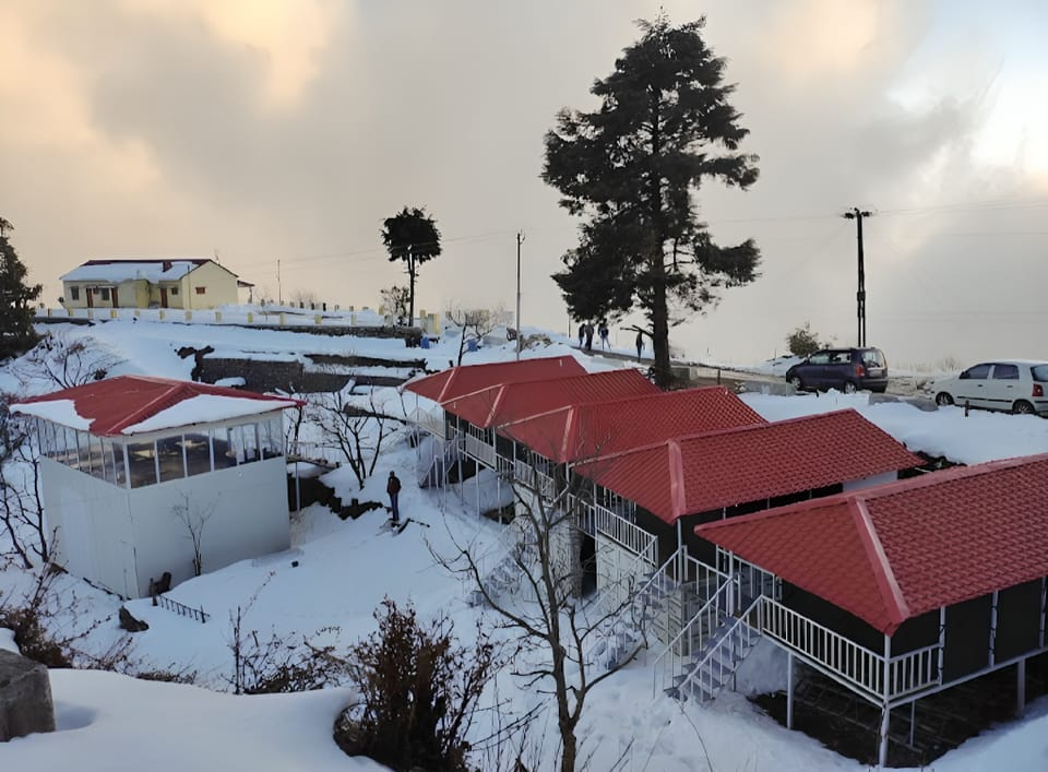 Himalayan Holidays Cottage Resort Hotel in Uttarakhand
