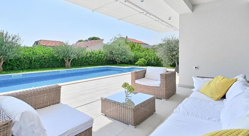 bedroom villa near Split with pool Villa in Šibenik-Knin County, Croatia