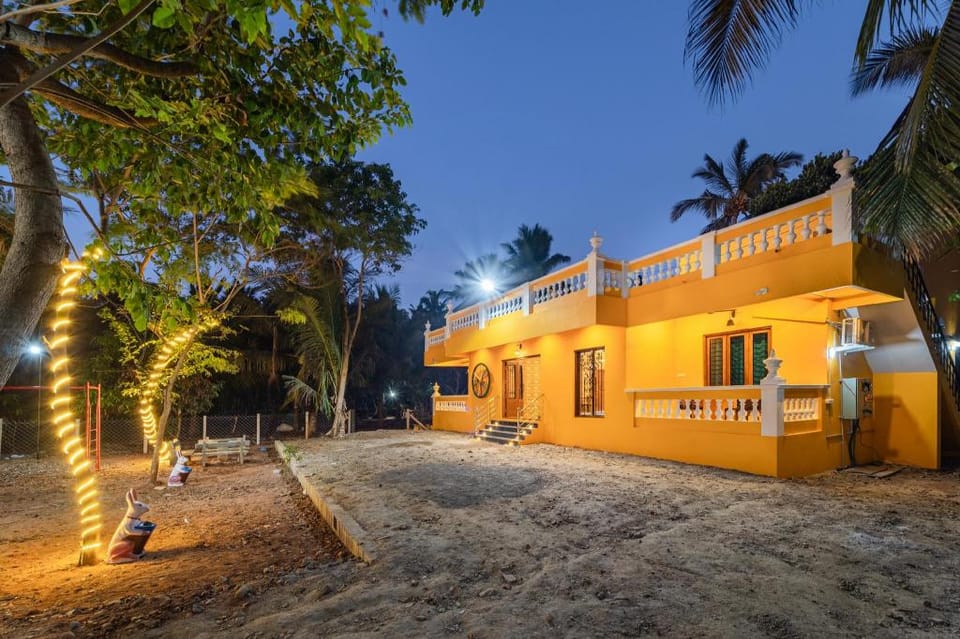 Teak Leaf Gateway  Swimming Pool  Indoor Games Hotel in Puducherry, India