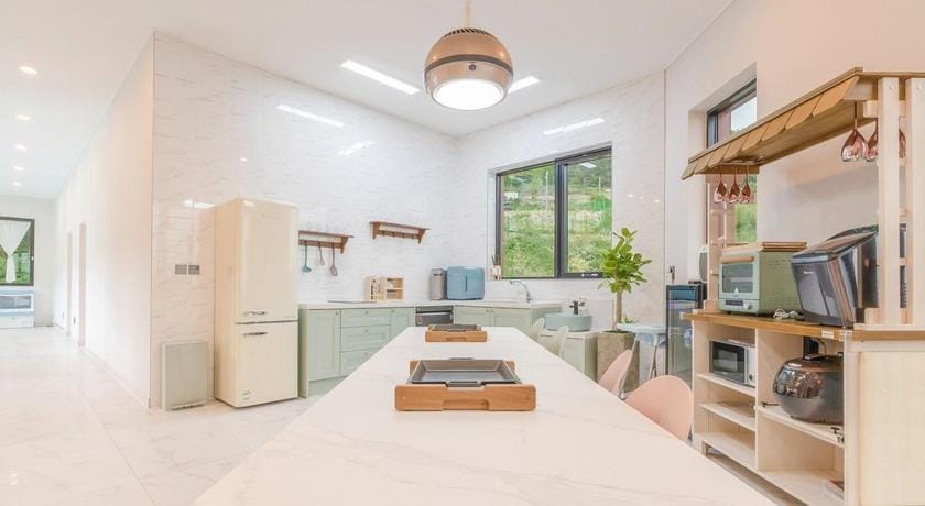 Yeosu Pyeongsari 85-7 Kids Pool Villa Bed and Breakfast in South Korea