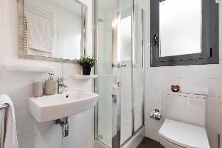 Rambla Paris Attic Apartment Apartment in Barcelona
