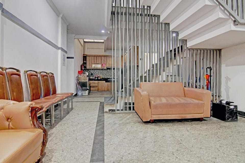 Capital O 90432 Family Residence Near SCBD, Ciwalk, Mall Casablanca Hotel in South Jakarta City