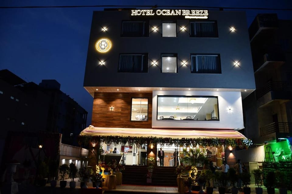 HOTEL OCEAN BREEZE, Bhopal Hotel in India
