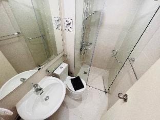 Azure Sakura Suite Apartment in Paranaque