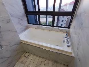 Imperio A1539 1BR 2Pax CitySeaView - WiFi/NetFlix Apartment in Malacca