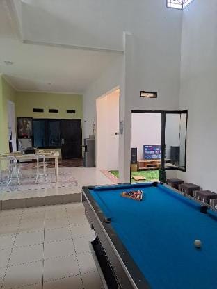 Villa Arina Batu - 4 Bedroom Full AC and Smart TV Villa in Batu