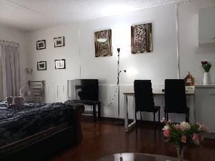 Charming Condo-High Speed Internet+Balcony&Washer Apartment in Chiang Mai