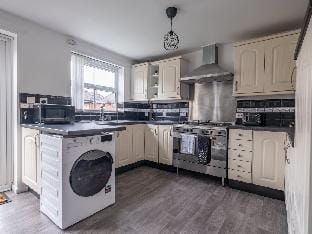 Stunning 3bd detached house l Pool Table l Parking Vacation rental in Gateshead