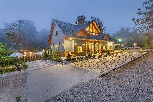 Lhong Chiang Dao Glamping Luxury tent in Thailand