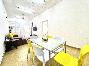 Cosy Spacious 3-bedroom | Bernam68 Vacation rental in Selangor, Malaysia