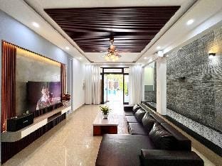 ML Pool Villa 6BR Near Beach Villa in Da Nang