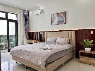 ML Pool Villa 6BR Near Beach Villa in Da Nang