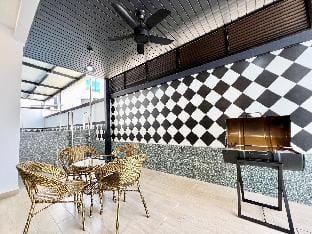 Uncle CK villa 20pax/pool/party Vacation rental in Malacca