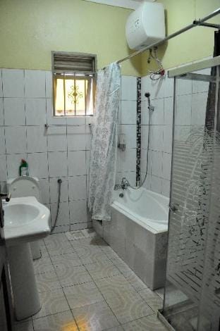 Namugongo Holiday  Home Vacation rental in Kampala